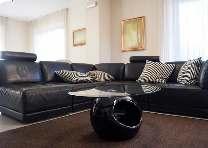 Gemma Del MareAlbergo